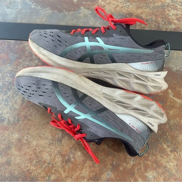 Asics Novablast 2 Shoes Men Sz 13 Gray Running Athletic Training Gym Sneakers - Picture 3 of 9